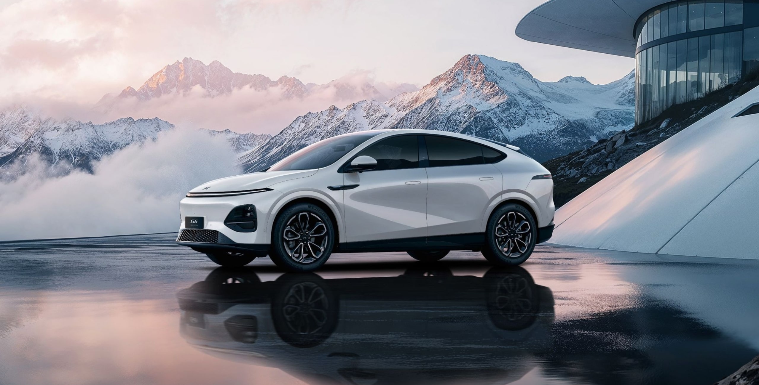 Car in Arctic White
